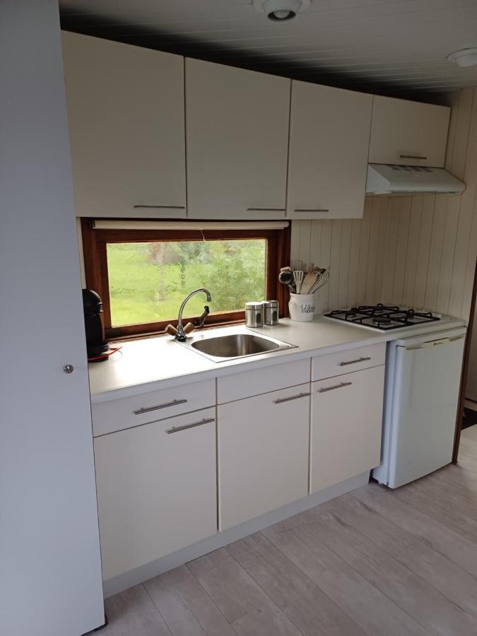 Vrijstaand Chalet Met Veel Buitenruimte En Veranda Zuid-Scharwoude Екстериор снимка