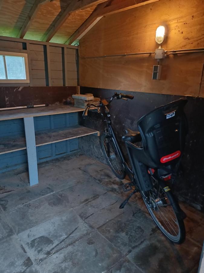 Vrijstaand Chalet Met Veel Buitenruimte En Veranda Zuid-Scharwoude Екстериор снимка