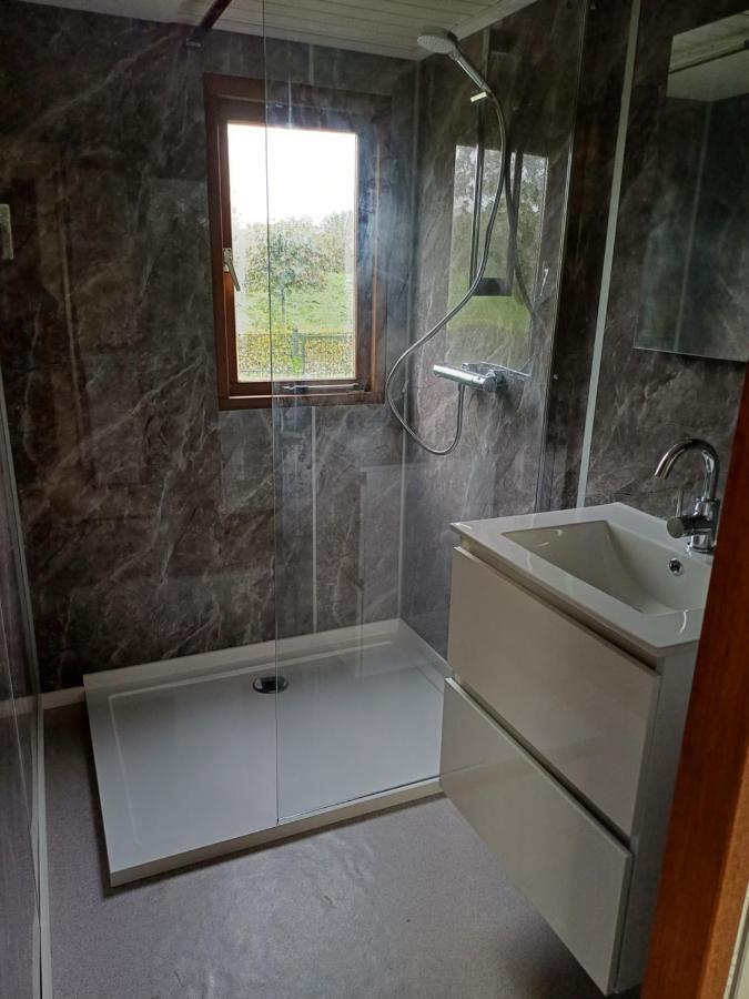 Vrijstaand Chalet Met Veel Buitenruimte En Veranda Zuid-Scharwoude Екстериор снимка